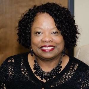 Meet your Posher, Regina